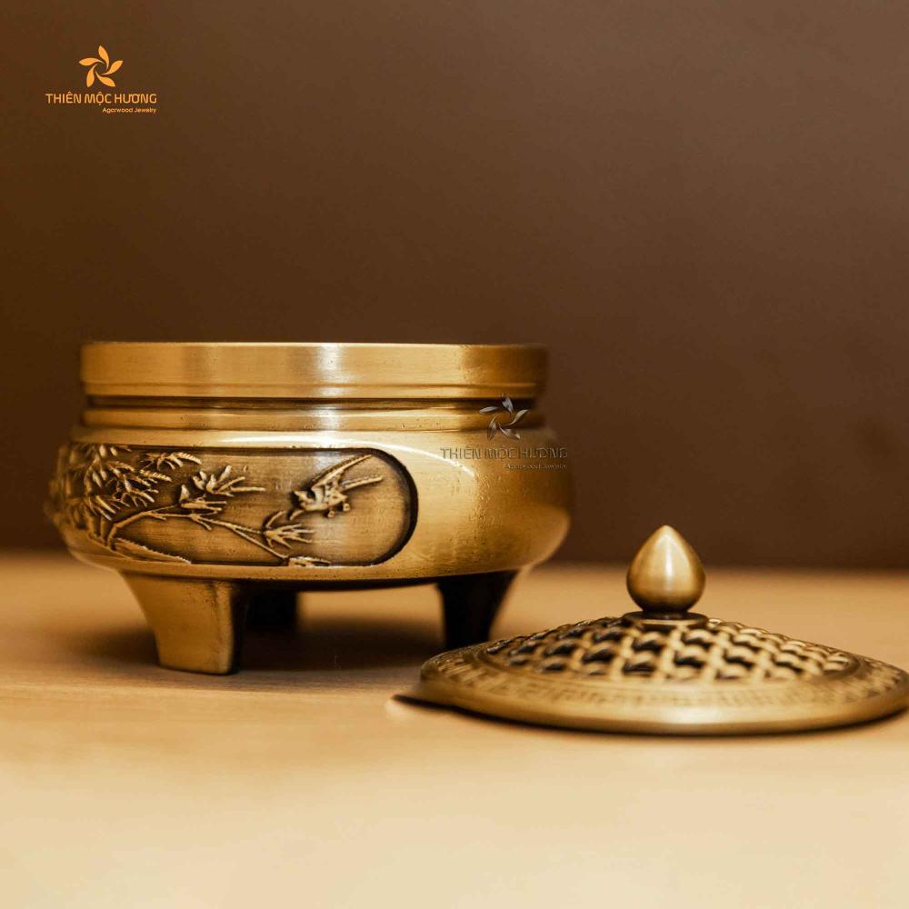 Lư Đồng Đốt Trầm Hương 3 Chân – Họa Tiết Phong Cảnh