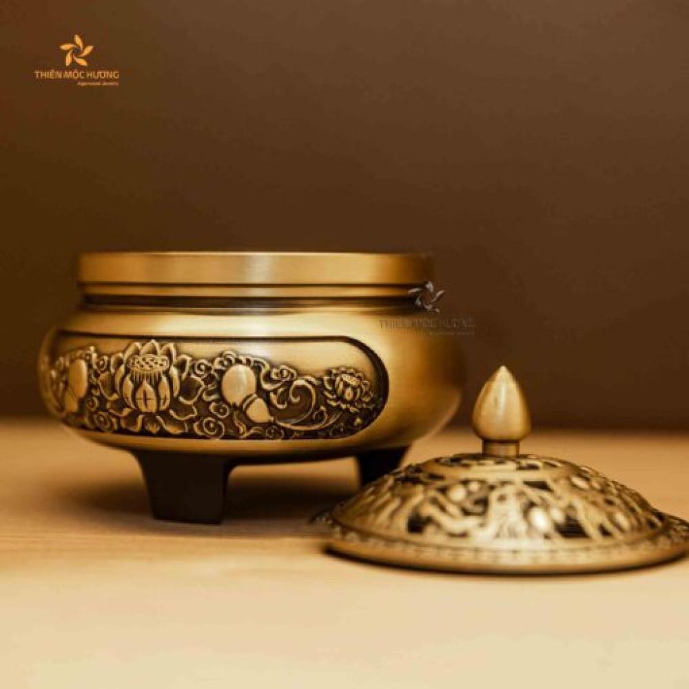 Lư Đồng Đốt Trầm Hương 3 Chân – Họa Tiết Phong Cảnh